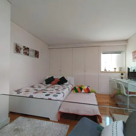 Duke Street Apartment *